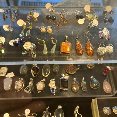 Sale Photo Thumbnail #573