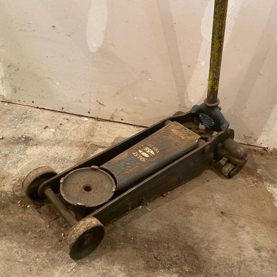 Walker Hydraulic Lift-A-Car 