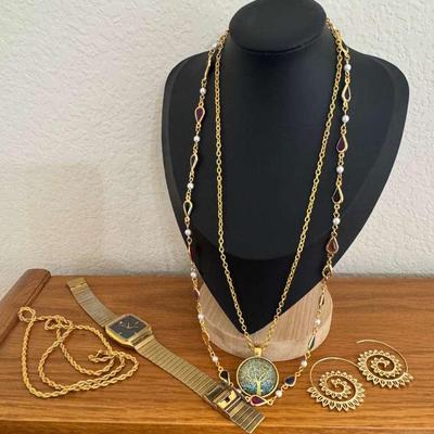 Citizen Quartz Watch And Gold Toner Jewelry 