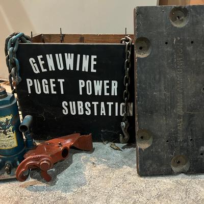 Genuwine Puget Power Substation Box With Hydraulic Hand Jack 