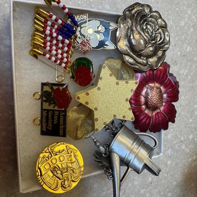 UW Husky Pins And More