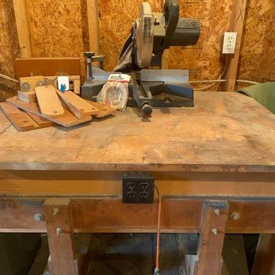 Craftsman Contractor Series 8.25 Miter Saw & Workbench With Wood Guides 