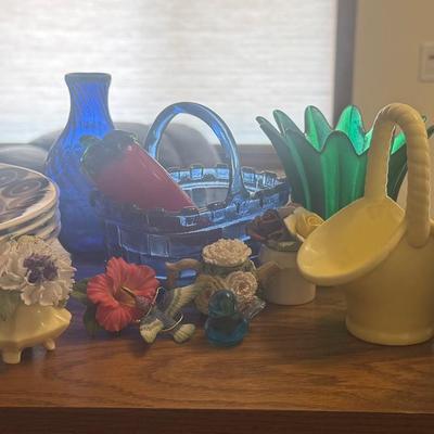 Royal Doulton Miniature Flowers, Glassware & Household Decor