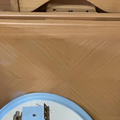 Sale Photo Thumbnail #203: TV trays