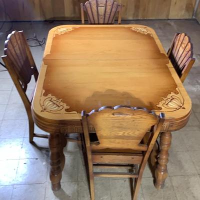 Antique Table, 4 Chairs, 2 Leaves