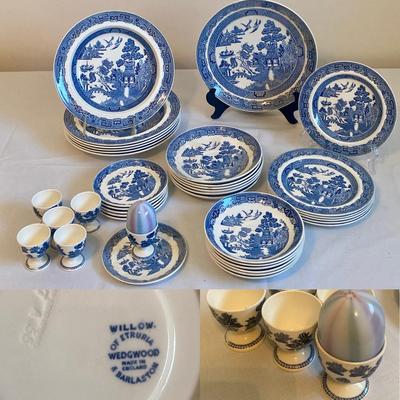 Vtg Wedgwood Blue Willow China -31 Pieces