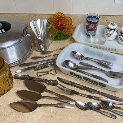 Retro/Vintage Kitchen Lot & Bissell 