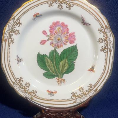 Spade Stafford Flower Plate W/ Gold Trim