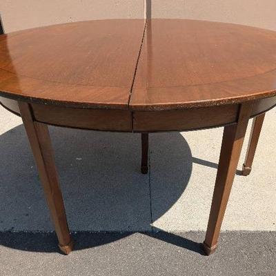 Vintage Georgian Or Federal Style Round Expandable Dining Table