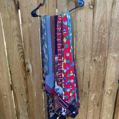 Novel-Ties