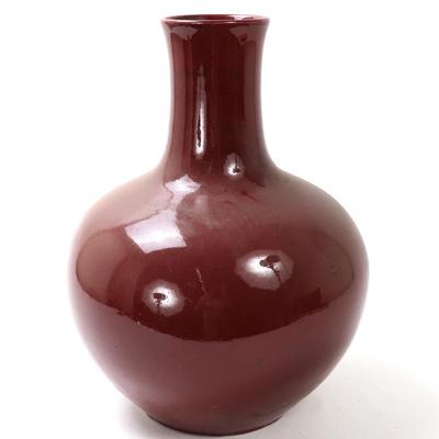 Sale Photo Thumbnail #370: Lot 370 chinese porcelain bulbous body vase
