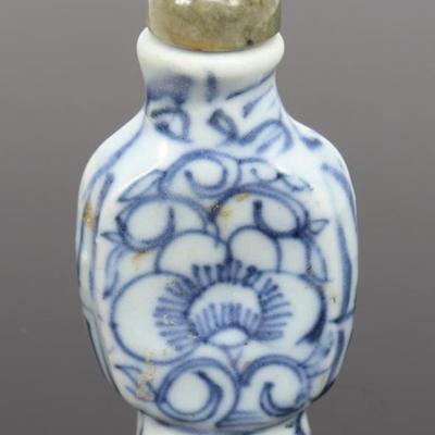 Sale Photo Thumbnail #312: Lot 312 chinese antique blue white snuff bottle