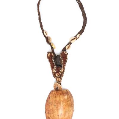 Sale Photo Thumbnail #107: Lot 107 fiber shell bone necklace, png