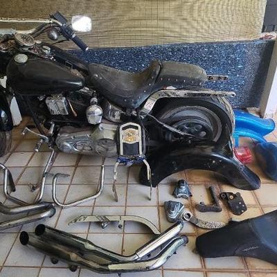 KSG013 - 1990 Harley-Davidson Motorcycle and Parts