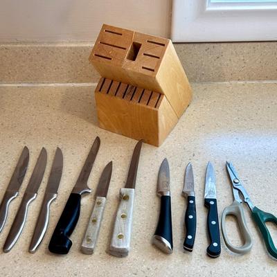 Knife Collection With Knife Block & Cutting Board