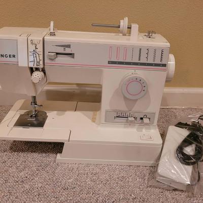 Singer Sewing Machine Model 9005
