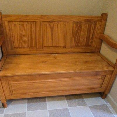 Wood Bench w/Storage