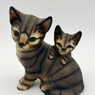 Handpainted Japanese Cat & Kitten Figurine