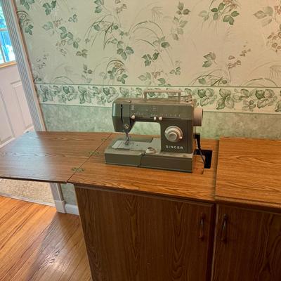Singer Sewing Machine Cabinet & Contents