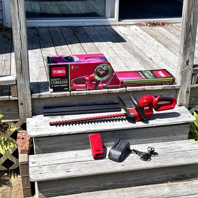 Toro Cordless Hedge Trimmer (Like New In Box)