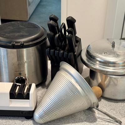 Kitchen Items Lot
