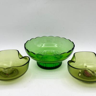 (2) Avocado Glass Candle Holders & EO Brody Scalloped Edge Bowl 