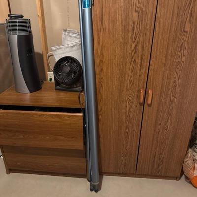 Sale Photo Thumbnail #78: Projector screen 