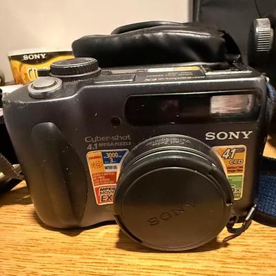 Sale Photo Thumbnail #26: Sony cyber shot camera