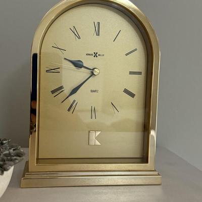 Sale Photo Thumbnail #17: Howard Miller mantle clock