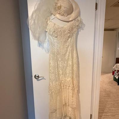 Sale Photo Thumbnail #74: Vintage wedding dress