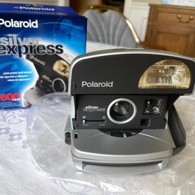 Lot 052-KIT: Polaroid Silver Express