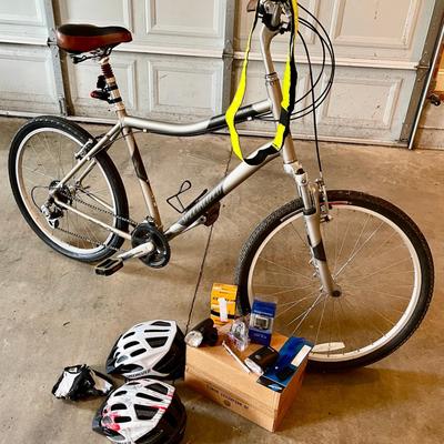 Lot 059-GAR: Specialized Expedition Men’s Hybrid Bike