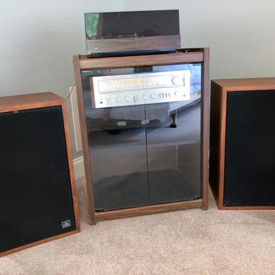 Lot 040-MBR: Vintage Stereo System and Cabinet 