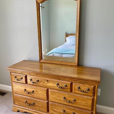 Lot 008-BR2: American Drew Mirrored Dresser