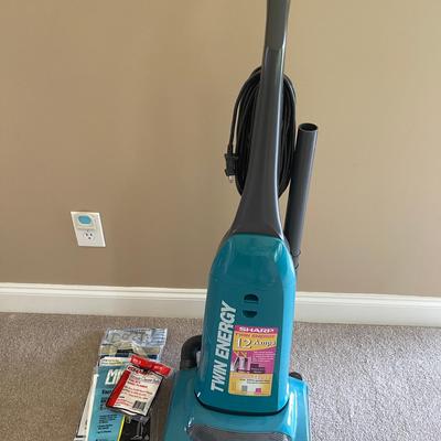 Lot 054-LR: SHARP Twin Energy Upright Vacuum Cleaner