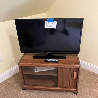 Lot 019-BON: Samsung TV & TV Cabinet 