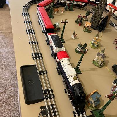 Lot 062-BON: Lionel 7-12012 Boston Red Sox Steam Berkshire Train Set
