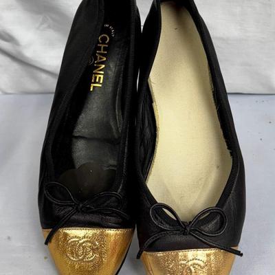 Chanel CC Logo Metallic Calfskin Cap Toe Ballerina Flats
