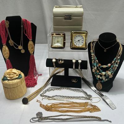 Vintage Jewelry For Her