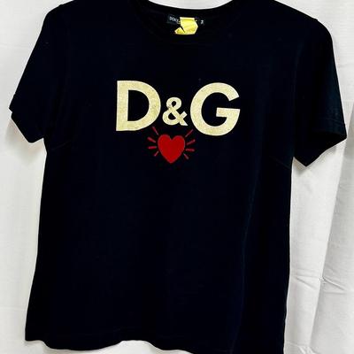 Dolce & Gabbana (D&G) black t-shirt with a gold "D&G" logo and a red heart graphic print