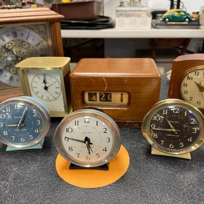 Vtg Clocks