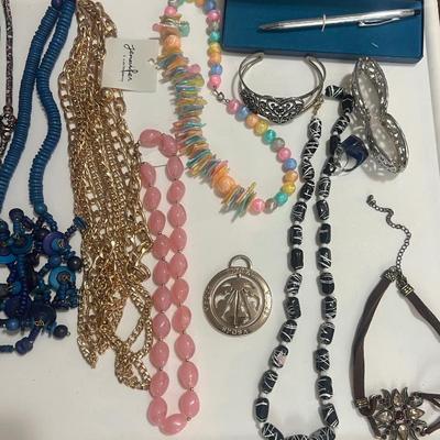 Sale Photo Thumbnail #16