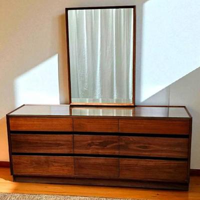 1960s Merton Gershun for Dillingham Mid-Century Modern Esprit Walnut Lowboy Dresser with Mirror & Glass Top