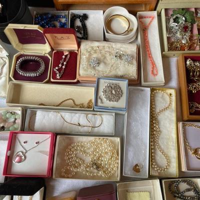 Sale Photo Thumbnail #197