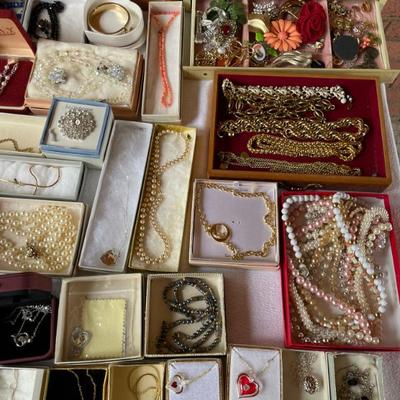 Sale Photo Thumbnail #196