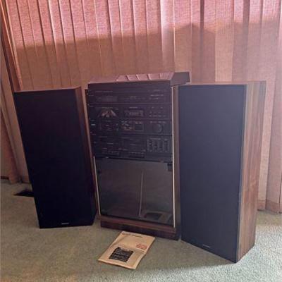 Magnavox HiFi Stereo System & Speakers.jpg