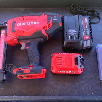 Craftsman V20 2-in 18-Gauge Cordless Brad Nailer With Battery And Charger 