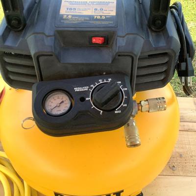 DeWalt 6.0 Gallon 165 PSI Compressor 