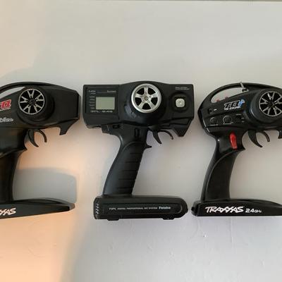 Three 2.4 GHz RC Controllers And One Receiver 