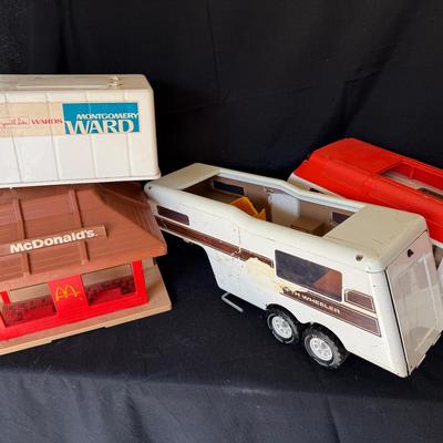 Mystery lot including McDonald’s Store